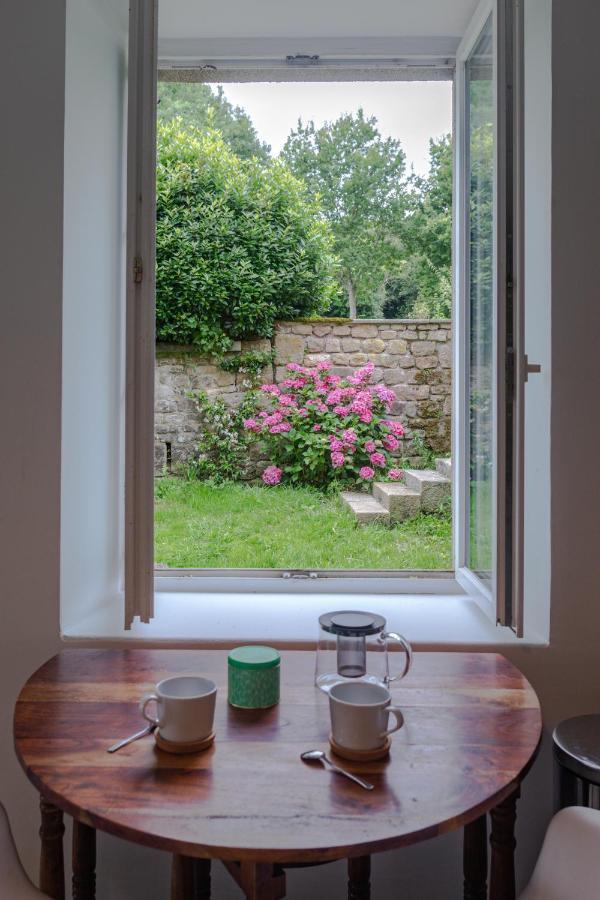 Gîte avec tennis en Baie du Mont Saint Michel à 15 minutes de la mer Les Chambres Esterno foto